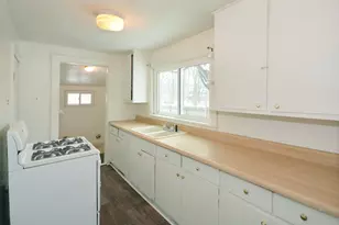 208 Prospect St, Decatur, MI 49045 - Photo 11