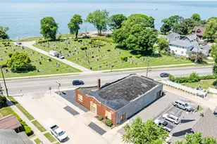 1719 Lakeshore Dr, Saint Joseph, MI 49085 - Photo 5