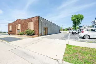 1719 Lakeshore Dr, Saint Joseph, MI 49085 - Photo 3