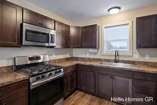 589 34th St SW, Wyoming, MI 49509 - Photo 9