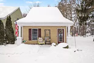 1015 Moreland St, Grand Haven, MI 49417 - Photo 1