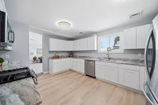 1720 Main St, Jonesville, MI 49250 - Photo 11