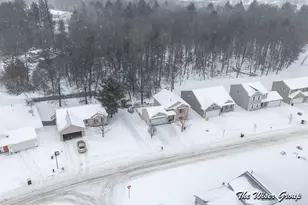 1207 Cedarwood Dr, Greenville, MI 48838 - Photo 27