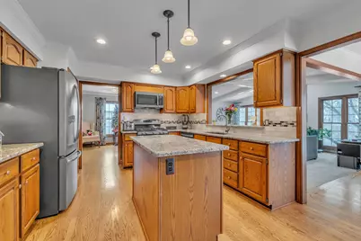 22014 Heatheridge Lane, Farmington Hills, MI 48335 - Photo 13