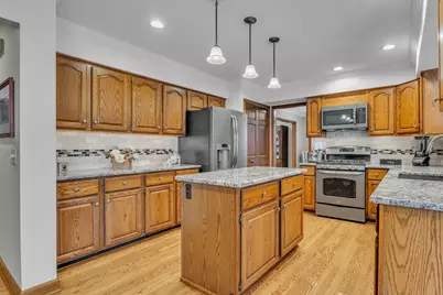 22014 Heatheridge Lane, Farmington Hills, MI 48335 - Photo 15