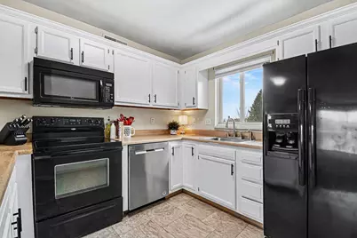 3392 Devonwood Hills NE #F, Grand Rapids, MI 49525 - Photo 5