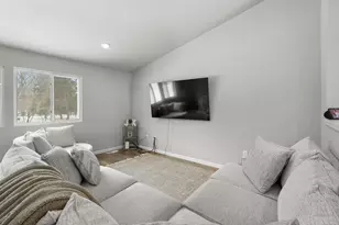 5088 Lk Pines Ct, Vicksburg, MI 49097 - Photo 11