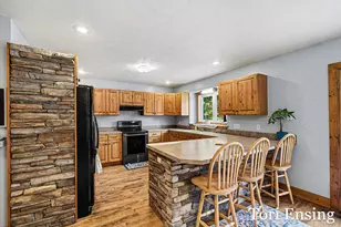 8893 Lakeview Dr, Orleans, MI 48865 - Photo 7