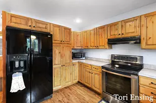 8893 Lakeview Dr, Orleans, MI 48865 - Photo 9