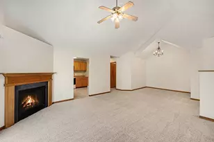 308 Marigold Cir, Westland, MI 48185 - Photo 3