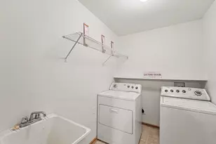 308 Marigold Cir, Westland, MI 48185 - Photo 19