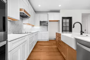 8131 Pine Ridge Ct, Northville, MI 48168 - Photo 5