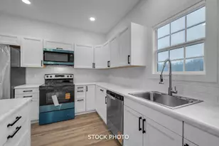 719 Victory Ln, Cassopolis, MI 49031 - Photo 9