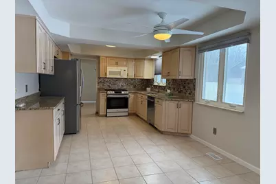 3550 Kings Point Drive, Troy, MI 48083 - Photo 5