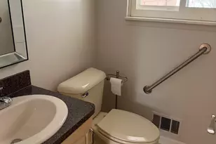 3550 Kings Point Dr, Troy, MI 48083 - Photo 29