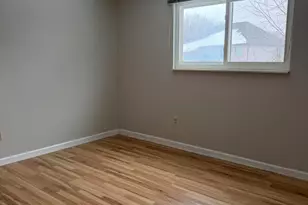 3550 Kings Point Dr, Troy, MI 48083 - Photo 23