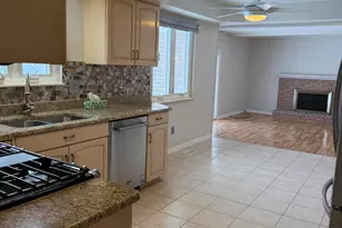 3550 Kings Point Dr, Troy, MI 48083 - Photo 9