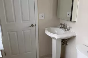 3550 Kings Point Dr, Troy, MI 48083 - Photo 25