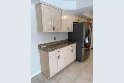 3550 Kings Point Drive, Troy, MI 48083 - Photo 7