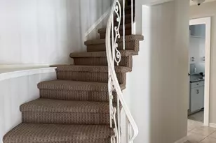 3550 Kings Point Dr, Troy, MI 48083 - Photo 3