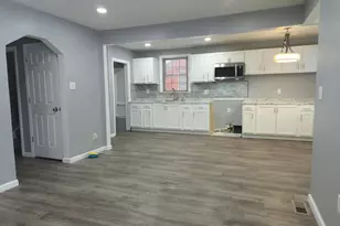 8254 Sussex St, Detroit, MI 48228 - Photo 9