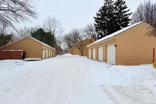 300 Farington Blvd, Holland, MI 49423 - Photo 19