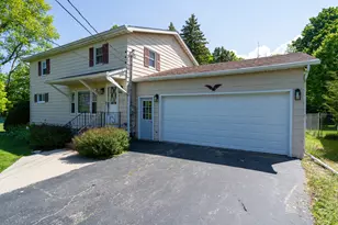 1447 71 1/2 St, South Haven, MI 49090 - Photo 1