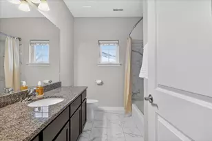 5635 Arbor Chase Dr, Ann Arbor, MI 48103 - Photo 31