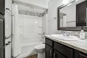 636 Village Ln, Jenison, MI 49428 - Photo 9