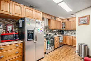 7702 N Gleneagle Dr, Kalamazoo, MI 49048 - Photo 3