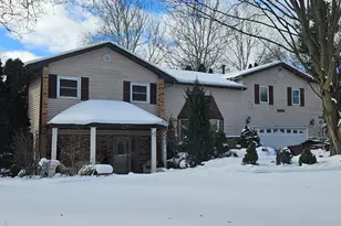 7702 N Gleneagle Dr, Kalamazoo, MI 49048 - Photo 1