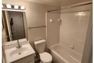 3814 Sparrow Wood Dr, Ann Arbor, MI 48108 - Photo 7