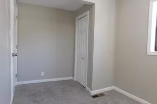 462 W Main St, Grand Ledge, MI 48837 - Photo 17