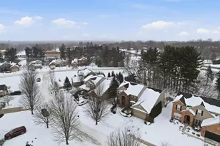 929 River Rock Dr, Holly, MI 48442 - Photo 5