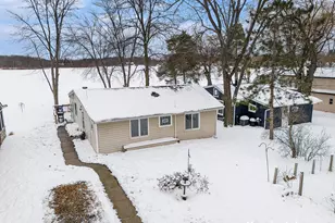 152 W Holland Lake Dr, Sheridan, MI 48884 - Photo 3