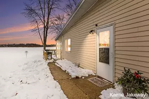 152 W Holland Lake Dr, Sheridan, MI 48884 - Photo 1