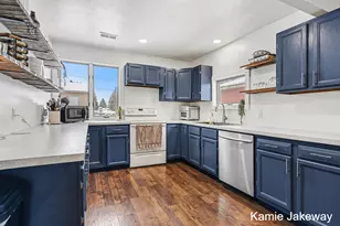 152 W Holland Lake Dr, Sheridan, MI 48884 - Photo 9