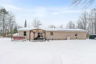561 N 8 Mile Rd, Lake City, MI 49651 - Photo 5