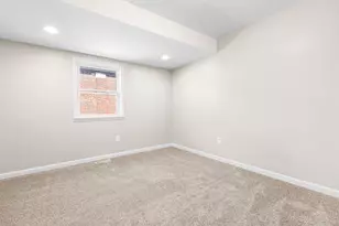 923 Wayne St, Jackson, MI 49202 - Photo 9