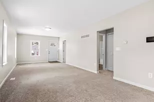 923 Wayne St, Jackson, MI 49202 - Photo 5