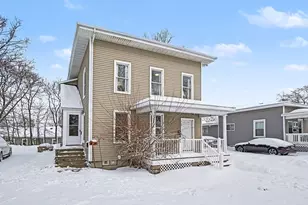 913 Elliott Ave, Grand Haven, MI 49417 - Photo 3