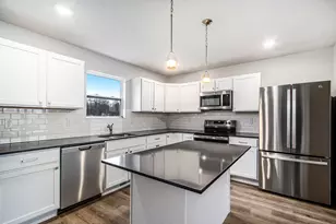 13744 Oasis Ave, Holland, MI 49424 - Photo 5