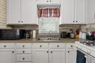 1332 W Highland Blvd, Battle Creek, MI 49015 - Photo 7