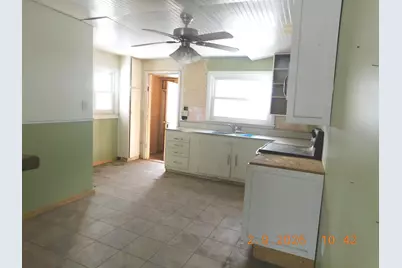 801 W Front Street, Buchanan, MI 49107 - Photo 5