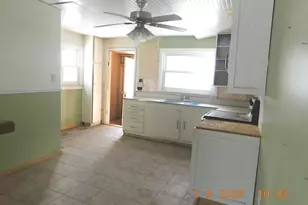 801 W Front St, Buchanan, MI 49107 - Photo 5