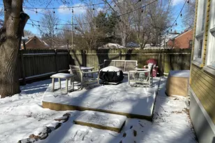 433 McKinley St, Chelsea, MI 48118 - Photo 9