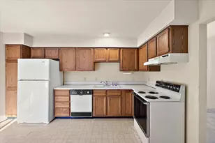8315 Clay Ct, Sterling Heights, MI 48313 - Photo 19