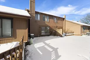 8315 Clay Ct, Sterling Heights, MI 48313 - Photo 7