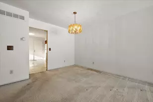 8315 Clay Ct, Sterling Heights, MI 48313 - Photo 17