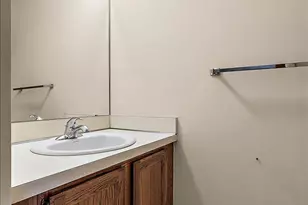 8315 Clay Ct, Sterling Heights, MI 48313 - Photo 23